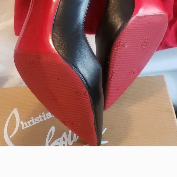 Christian Louboutin - Picture 5 of 10